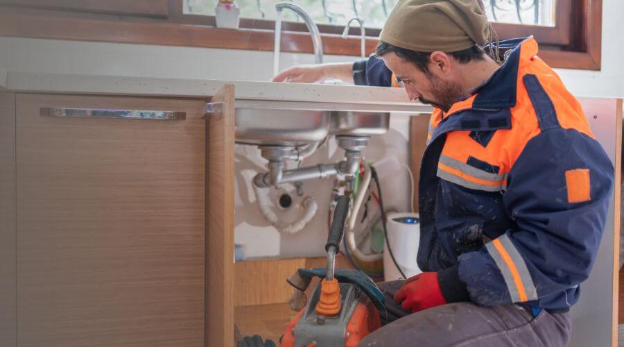 Expert burst pipe repair services in Hollytree, AL